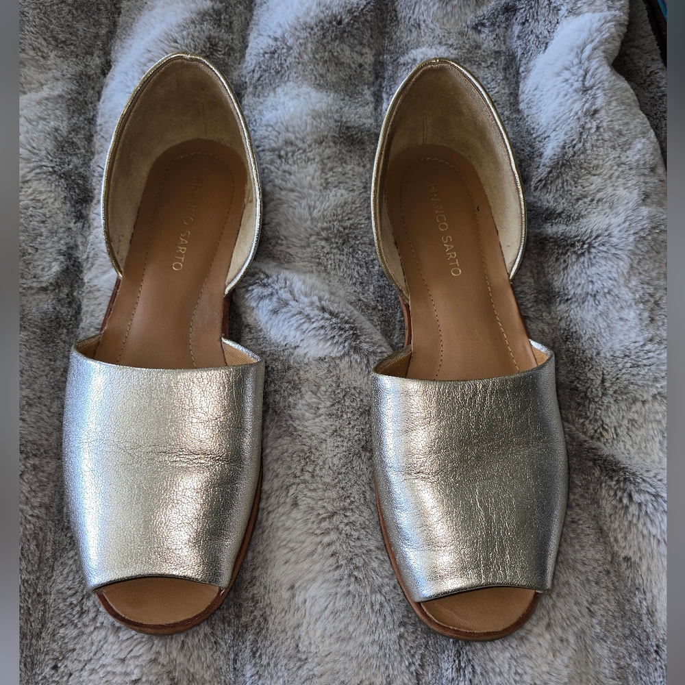 Franco Sarto Women's Venezia Dress Sandal. size 9.5 gold shimmer Leather upper.